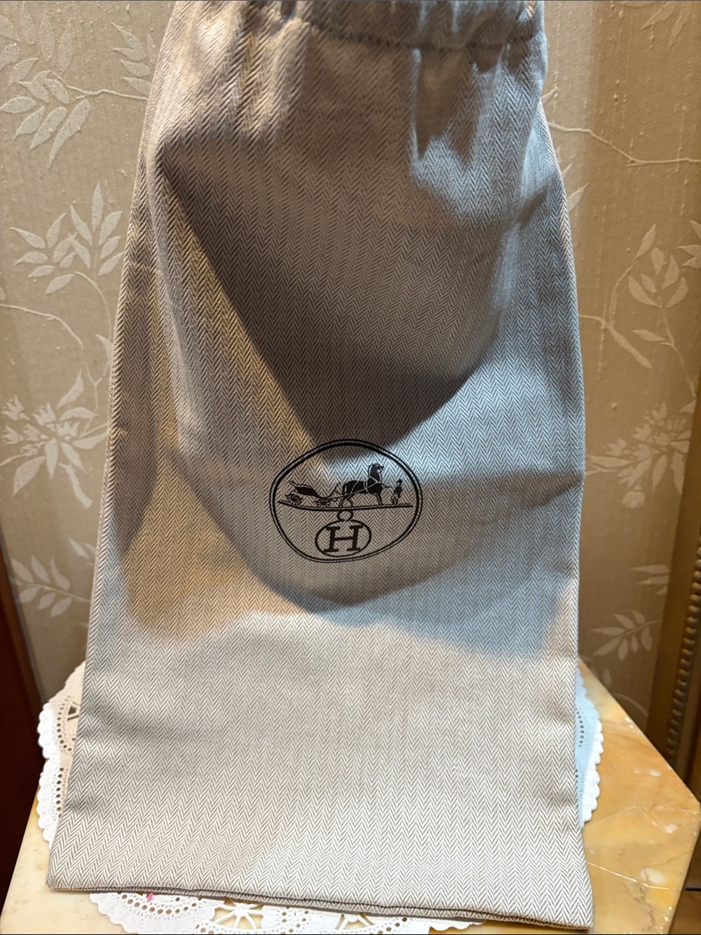 Hermès Drawstring Dust Bag in Light Beige with Logo